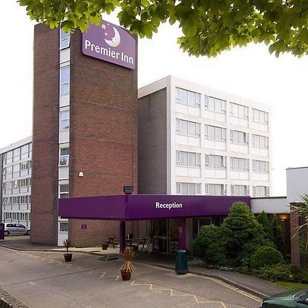 Premier Inn Cardiff North Exterior photo