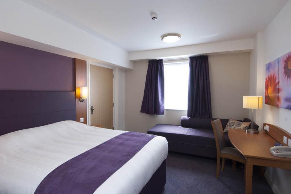 Premier Inn Cardiff North Exterior photo